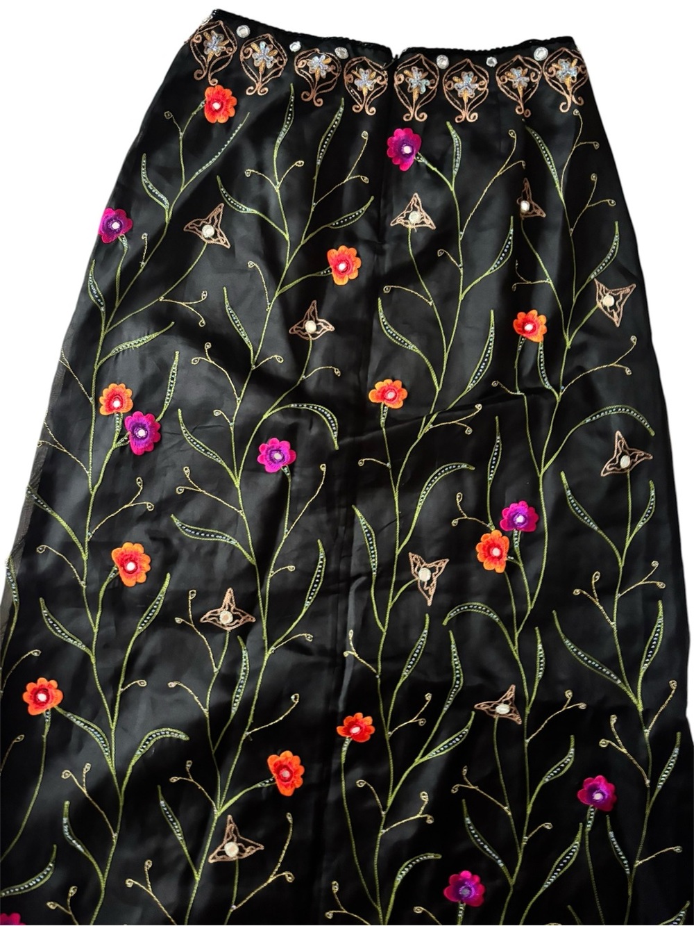 🌸 Vintage Chetta B 100% Silk Embroidered Maxi Skirt 🌸 - Picture 3 of 8